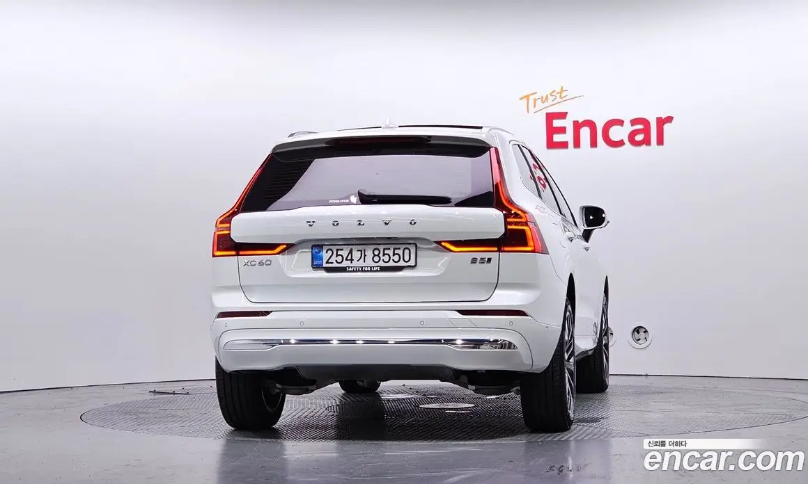 Volvo XC60 2026 2.0 автомат (гидро), фото 4