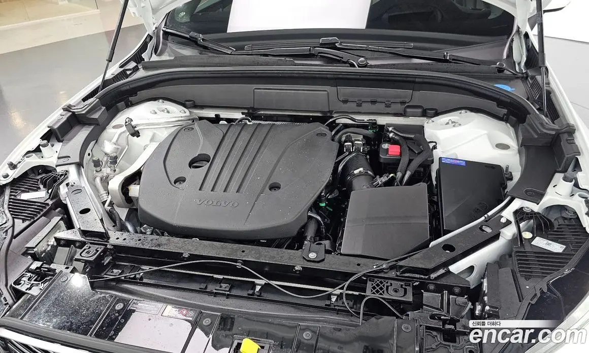 Volvo XC60 2026 2.0 автомат (гидро), фото 6