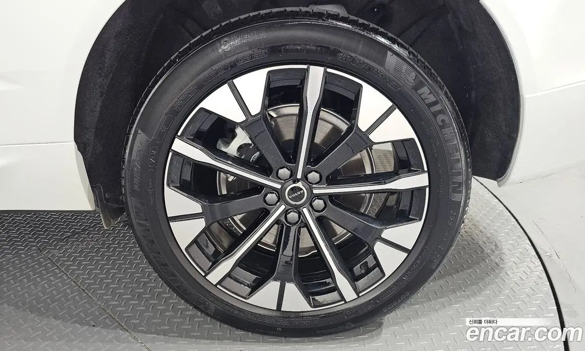 Volvo XC60 2026 2.0 автомат (гидро), фото 7