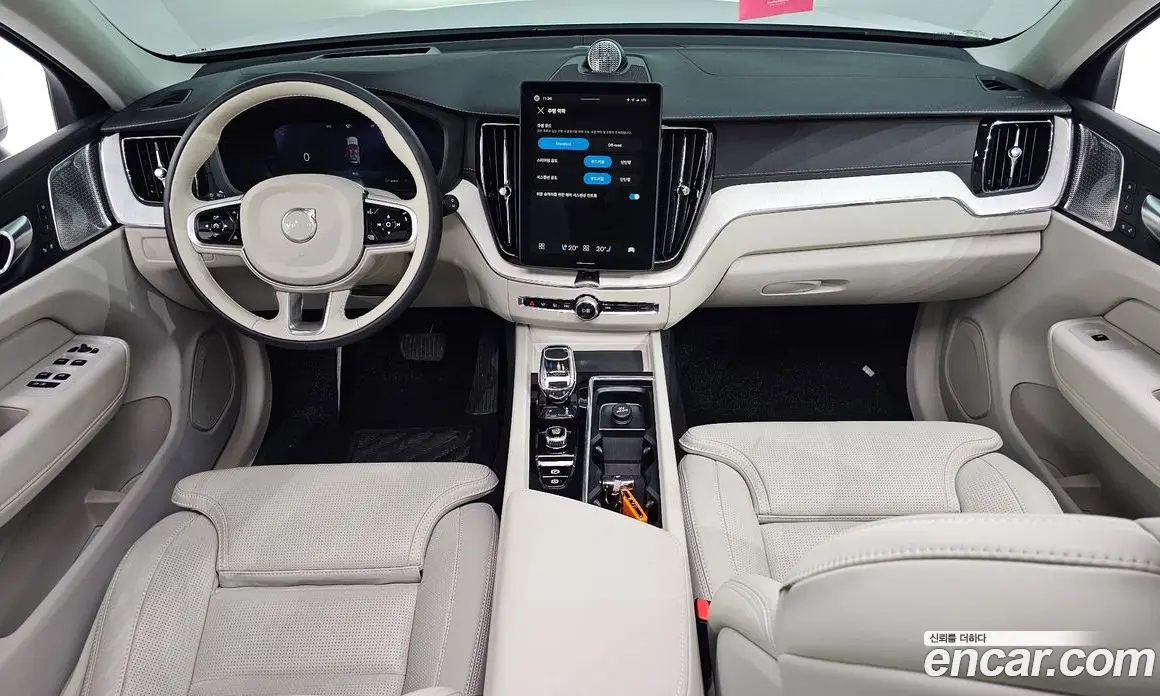 Volvo XC60 2026 2.0 автомат (гидро), фото 10