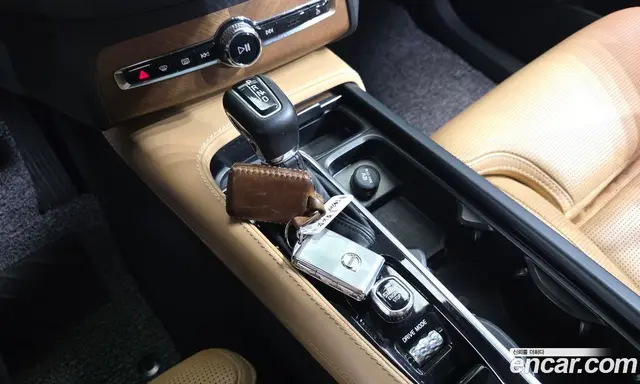 Volvo XC90 2019 2.0 автомат (гидро), миниатюра 11 Volvo XC90 2019 2.0 автомат (гидро), миниатюра 11