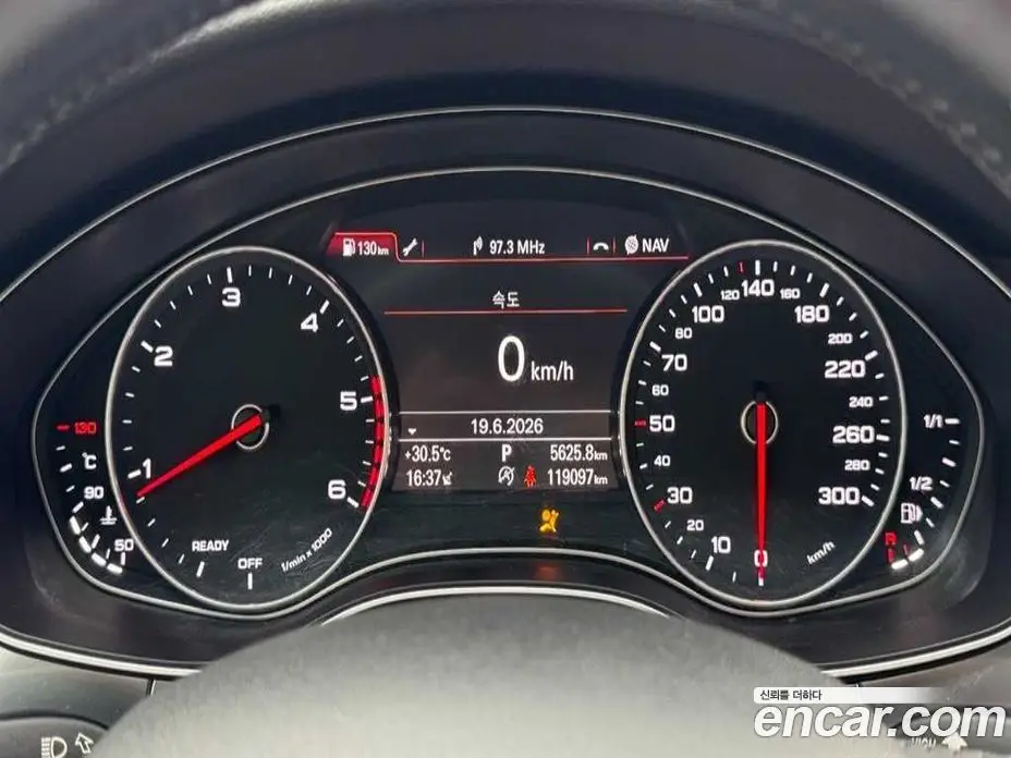 Audi A6 2016 2.0 автомат (гидро), фото 11