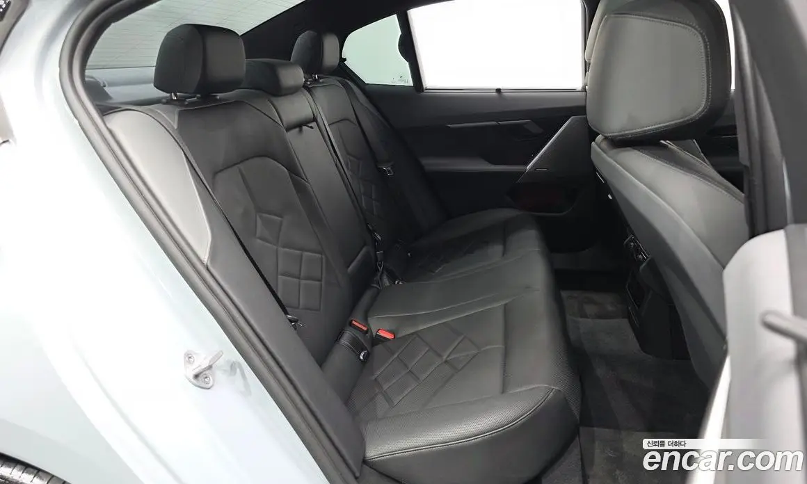 BMW 5 серия 2025 2.0 автомат (гидро), фото 11 BMW 5 серия 2025 2.0 автомат (гидро), фото 11