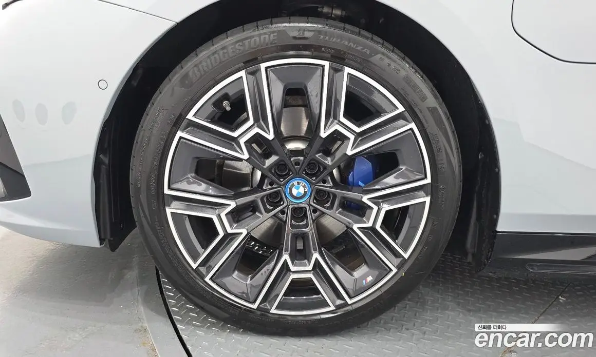 BMW 5 серия 2025 2.0 автомат (гидро), фото 5 BMW 5 серия 2025 2.0 автомат (гидро), фото 5