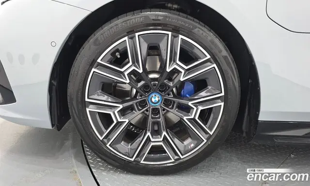 BMW 5 серия 2025 2.0 автомат (гидро), миниатюра 5 BMW 5 серия 2025 2.0 автомат (гидро), миниатюра 5