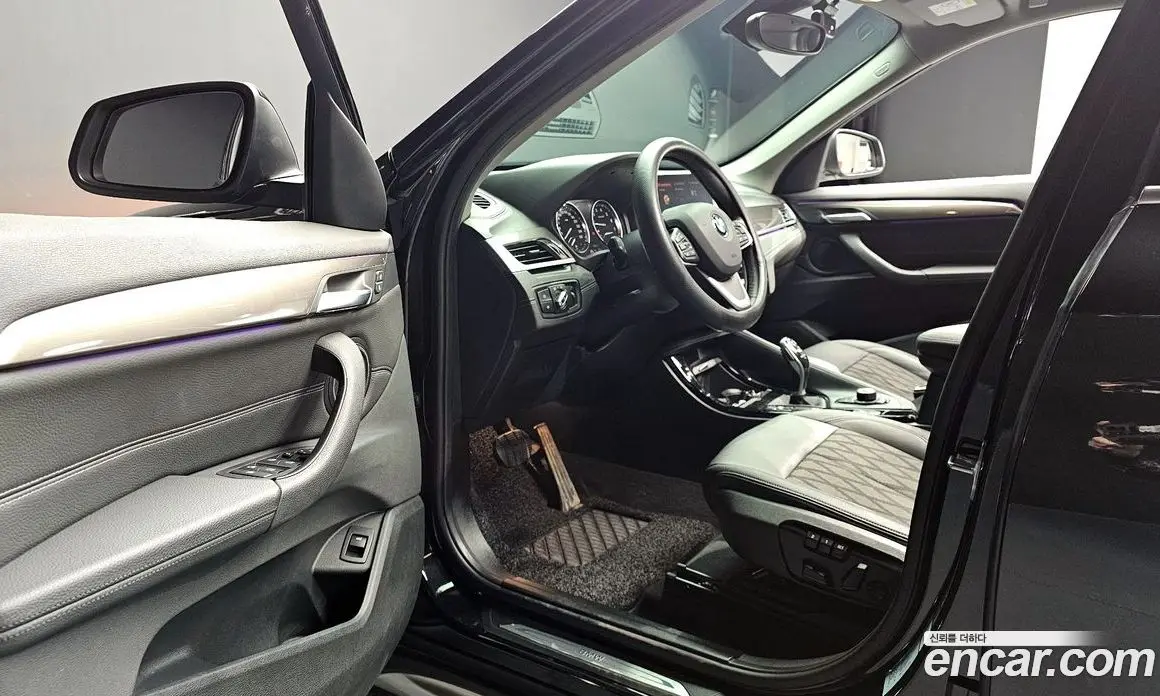BMW X1 2021 2.0 автомат (гидро), фото 12