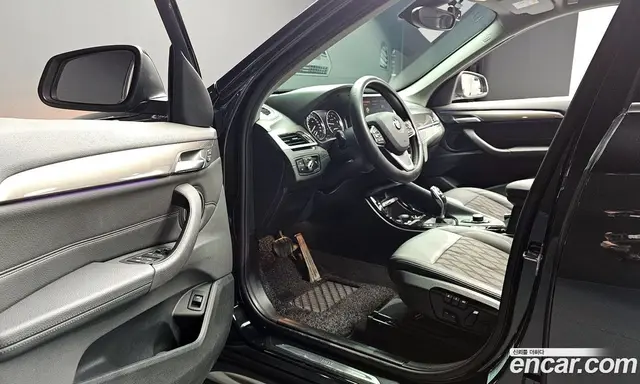 BMW X1 2021 2.0 автомат (гидро), миниатюра 12