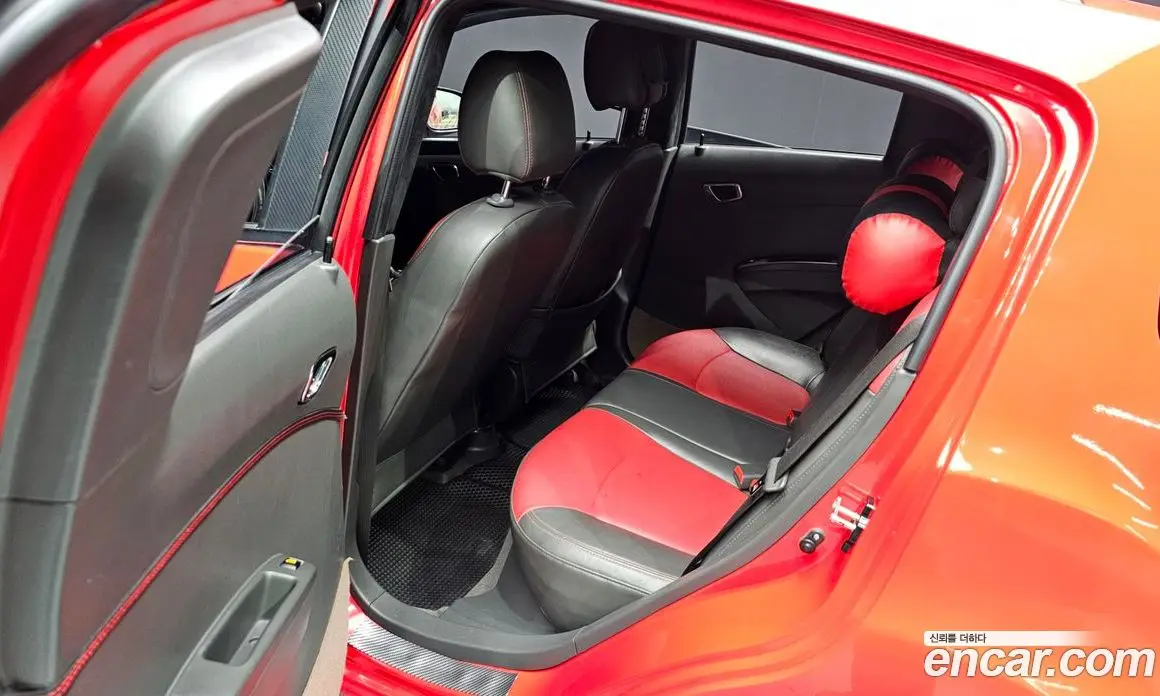 Chevrolet Spark 2011 1.0 автомат (гидро), фото 12