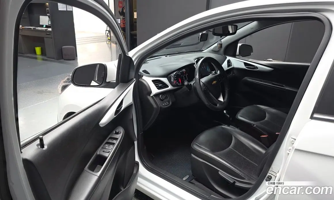 Chevrolet Spark 2015 1.0 автомат (гидро), фото 13