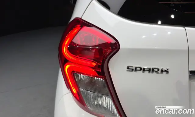 Chevrolet Spark 2015 1.0 автомат (гидро), миниатюра 9