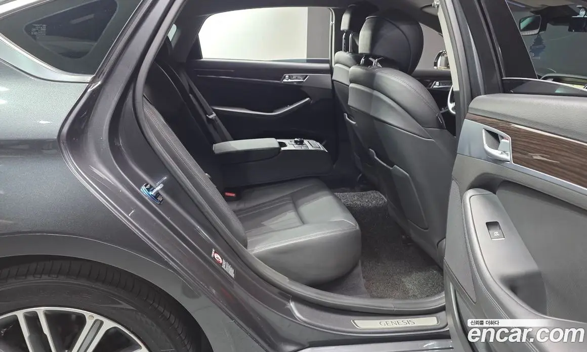 Genesis G80 2016 3.3 автомат (гидро), фото 17 Genesis G80 2016 3.3 автомат (гидро), фото 17