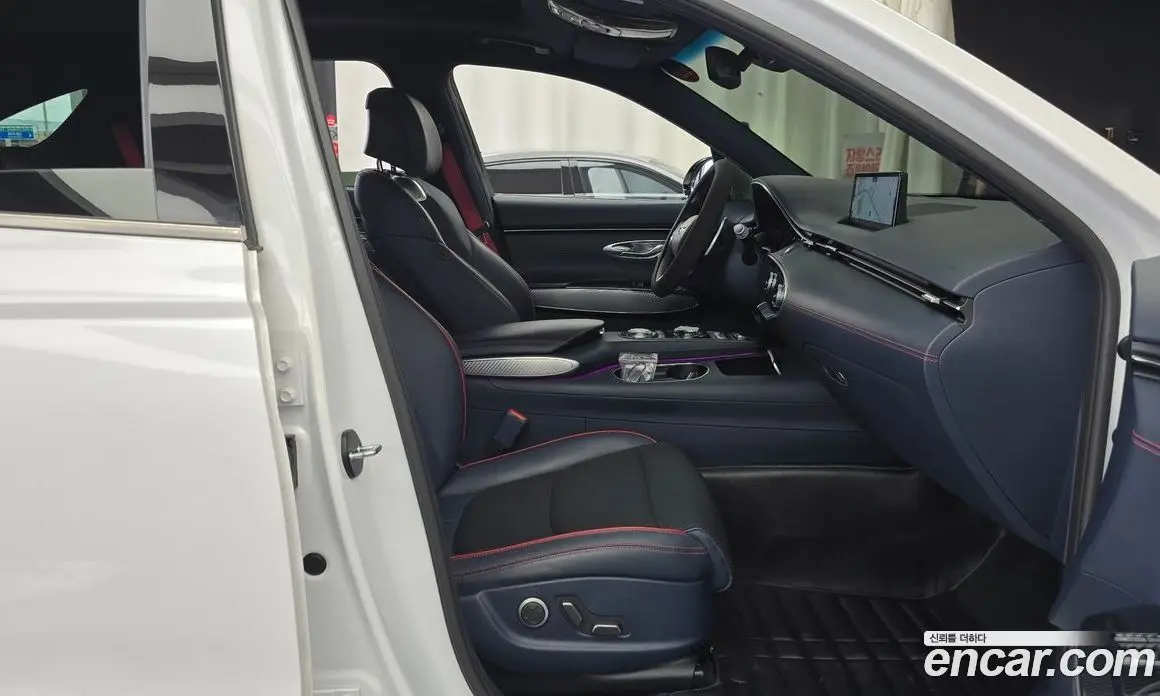 Genesis GV70 2022 2.5 автомат (гидро), фото 11 Genesis GV70 2022 2.5 автомат (гидро), фото 11