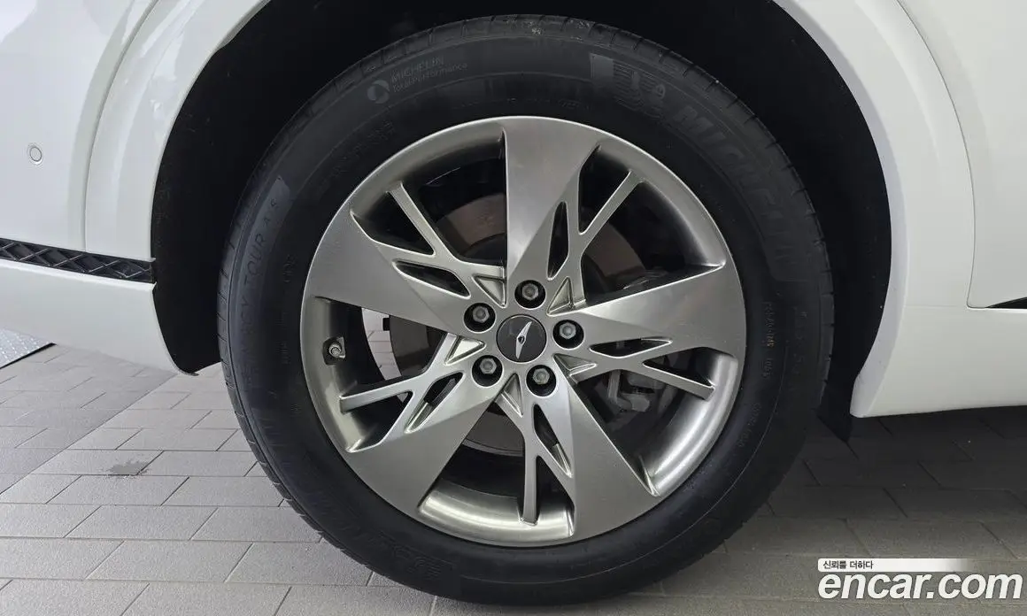 Genesis GV70 2022 2.5 автомат (гидро), фото 5 Genesis GV70 2022 2.5 автомат (гидро), фото 5