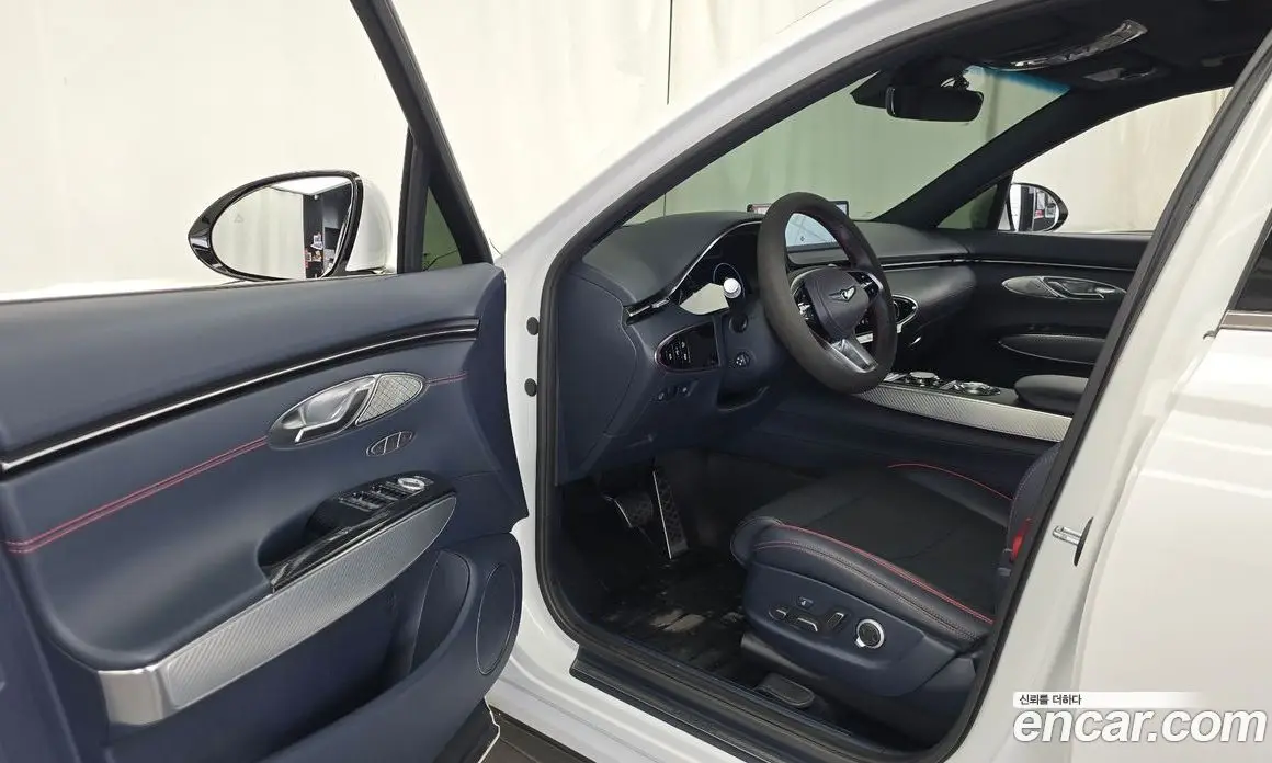 Genesis GV70 2022 2.5 автомат (гидро), фото 10 Genesis GV70 2022 2.5 автомат (гидро), фото 10