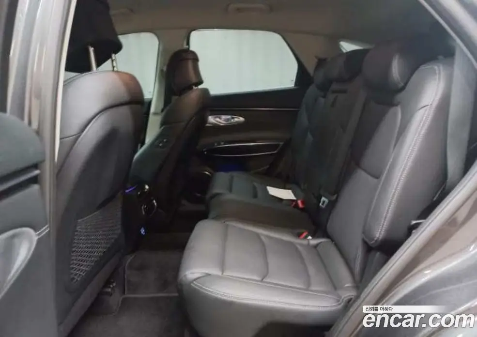 Genesis GV70 2023 2.2 автомат (гидро), фото 6 Genesis GV70 2023 2.2 автомат (гидро), фото 6