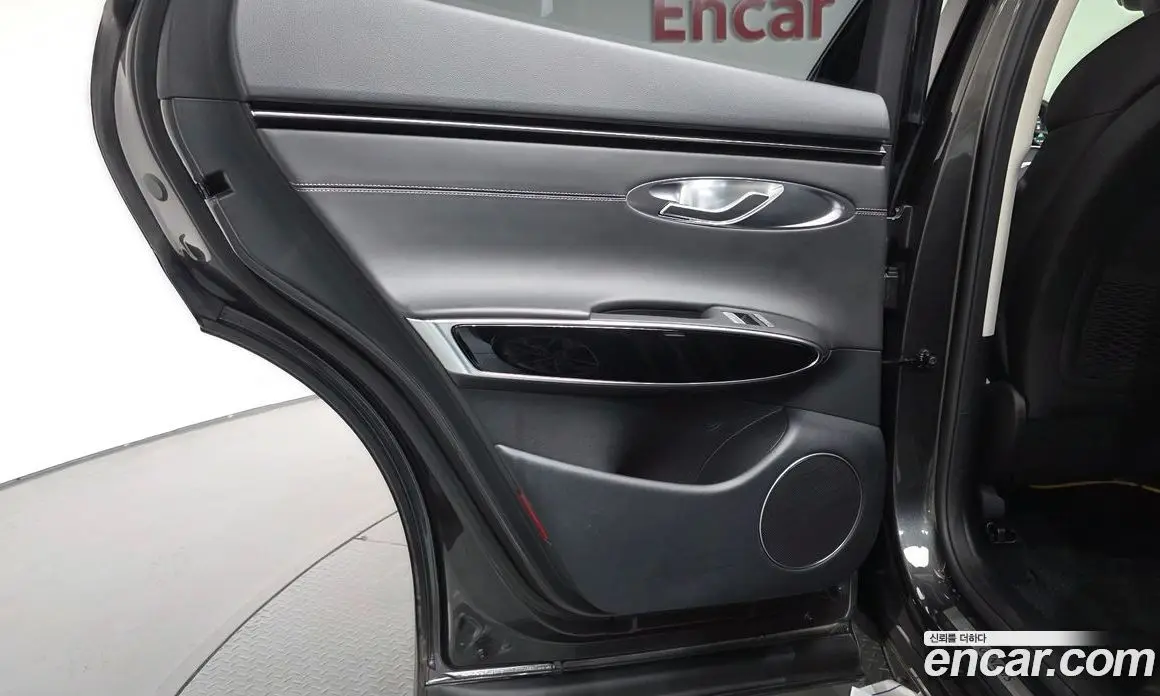 Genesis GV70 2024 2.5 автомат (гидро), фото 14