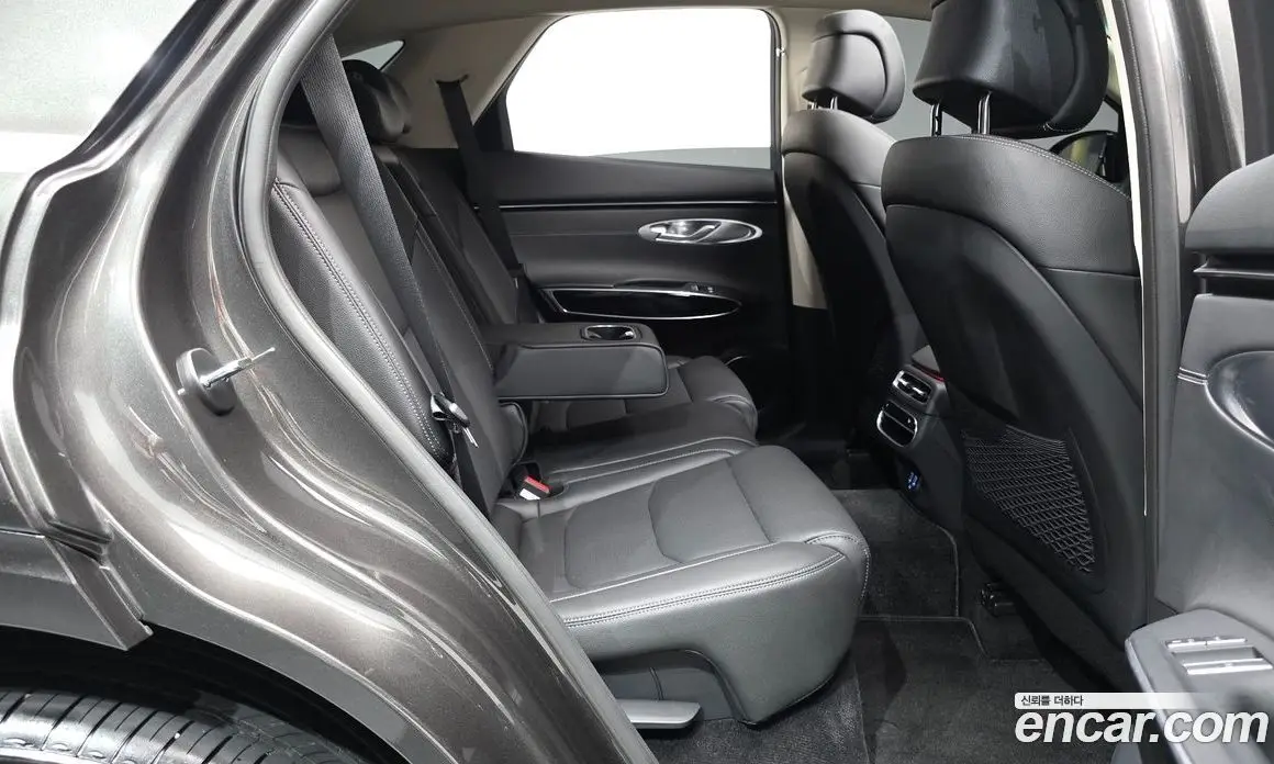 Genesis GV70 2024 2.5 автомат (гидро), фото 16
