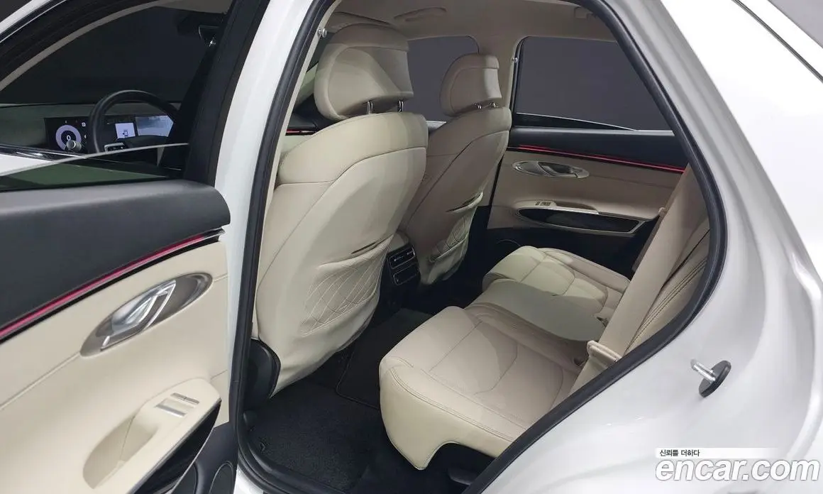Genesis GV70 2024 2.5 автомат (гидро), фото 11 Genesis GV70 2024 2.5 автомат (гидро), фото 11