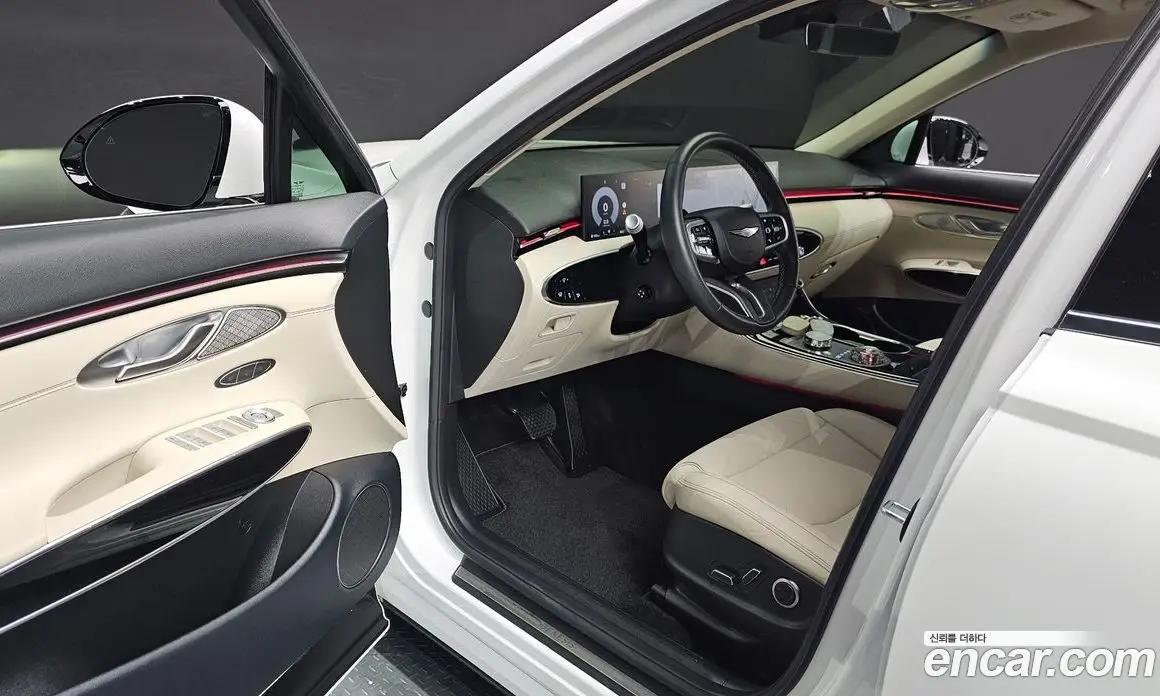 Genesis GV70 2024 2.5 автомат (гидро), фото 10 Genesis GV70 2024 2.5 автомат (гидро), фото 10