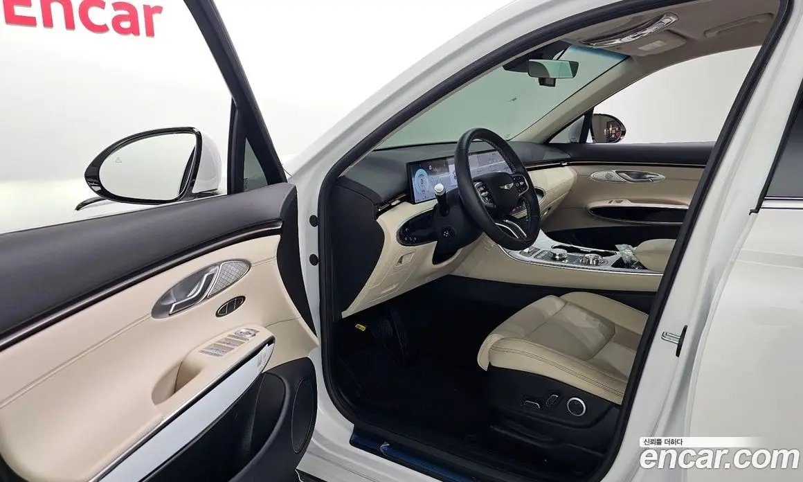 Genesis GV70 2024 2.5 автомат (гидро), фото 10 Genesis GV70 2024 2.5 автомат (гидро), фото 10