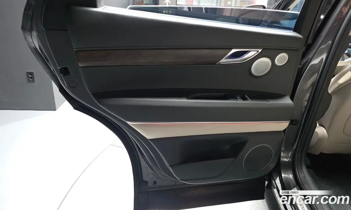 Genesis GV80 2024 2.5 автомат (гидро), фото 15 Genesis GV80 2024 2.5 автомат (гидро), фото 15