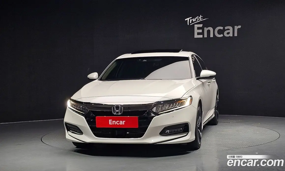 Honda Accord 2018 2.0 автомат (гидро), фото 3