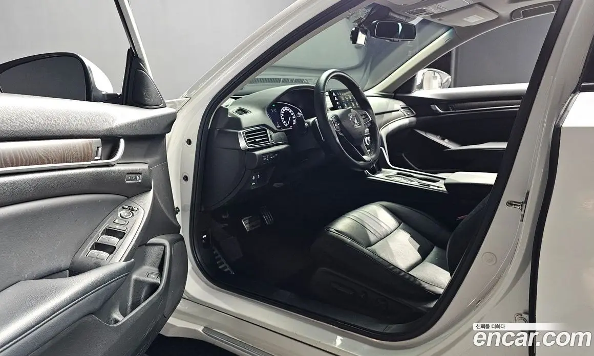 Honda Accord 2018 2.0 автомат (гидро), фото 10