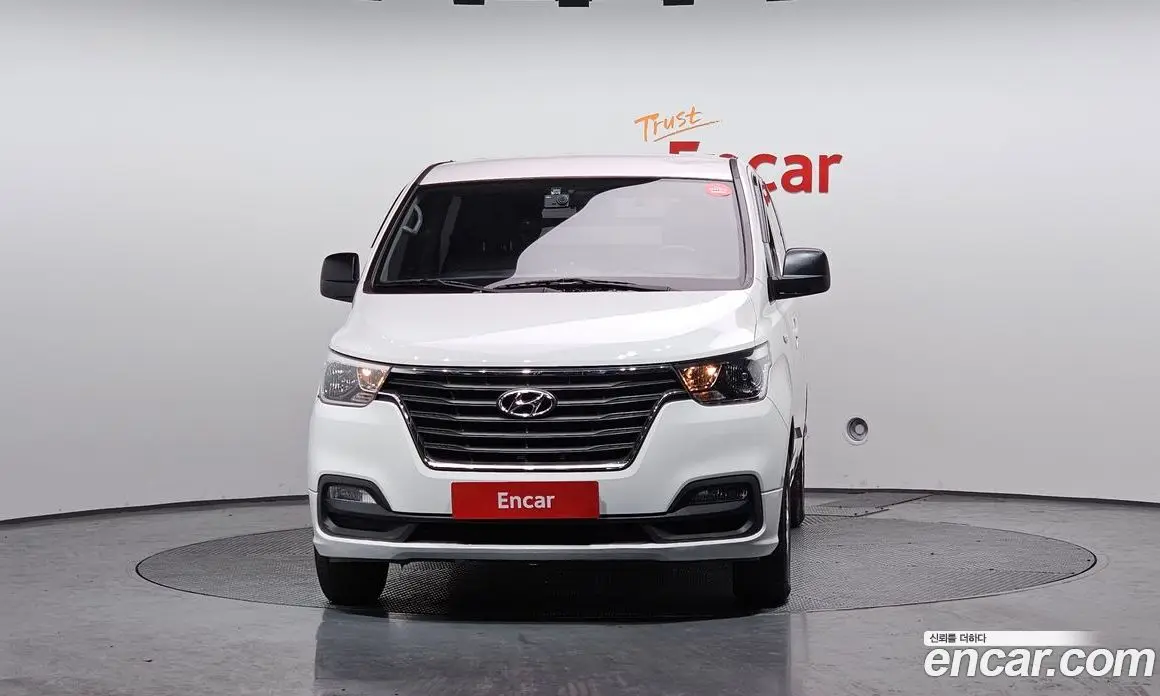 Hyundai Starex 2019 2.5 автомат (гидро), фото 3 Hyundai Starex 2019 2.5 автомат (гидро), фото 3