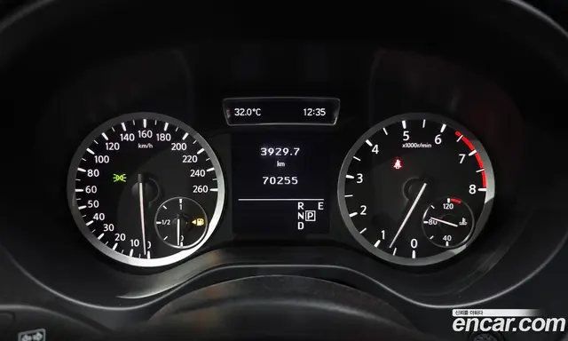Infiniti Q30 2019 2.0 автомат (гидро), миниатюра 11