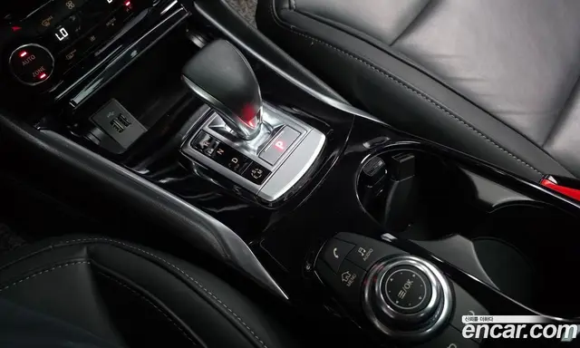 Infiniti Q30 2019 2.0 автомат (гидро), миниатюра 12