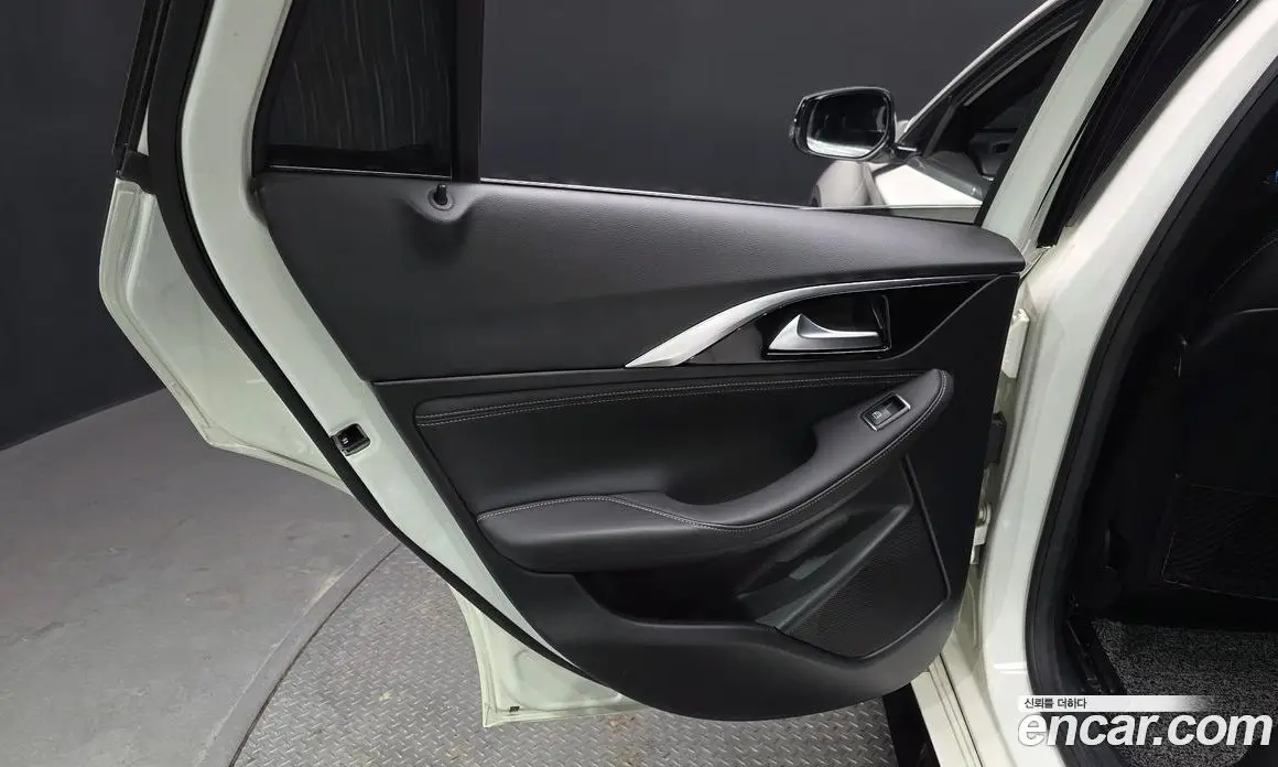 Infiniti Q30 2019 2.0 автомат (гидро), фото 15