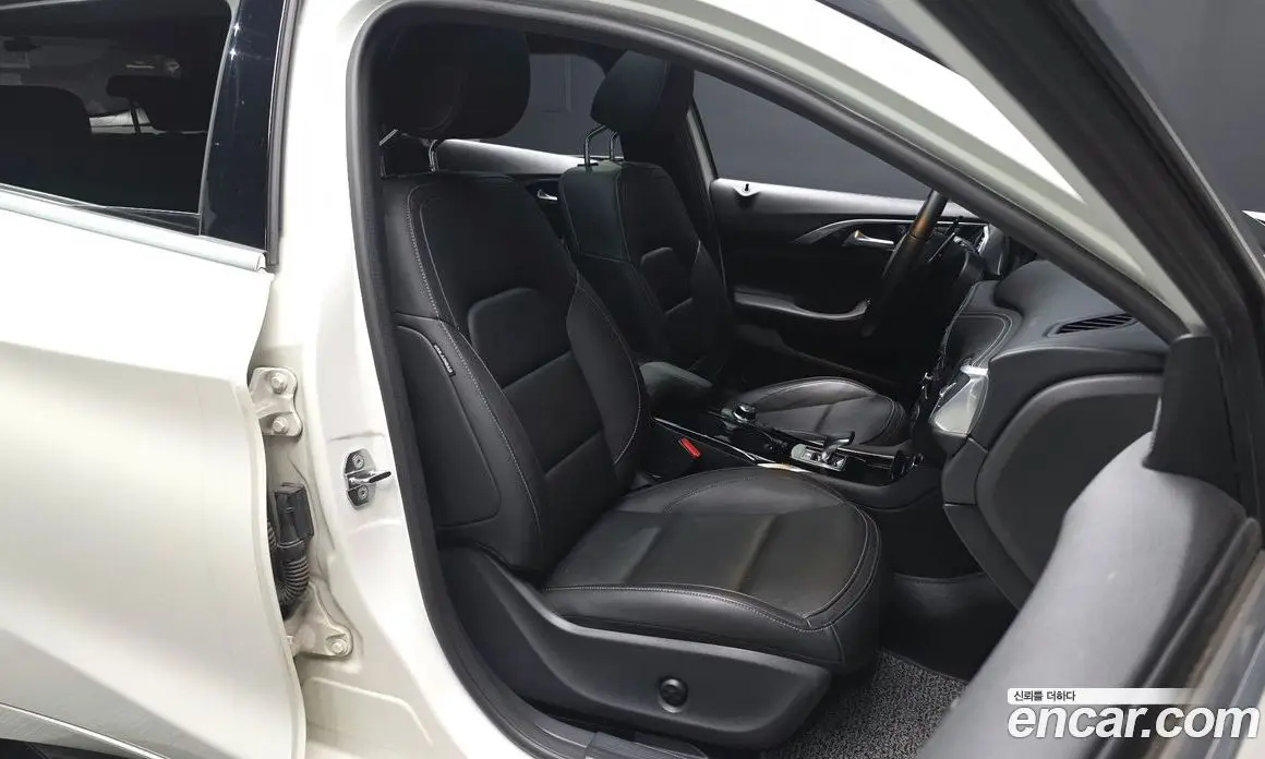 Infiniti Q30 2019 2.0 автомат (гидро), фото 16