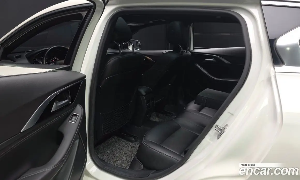 Infiniti Q30 2019 2.0 автомат (гидро), фото 17