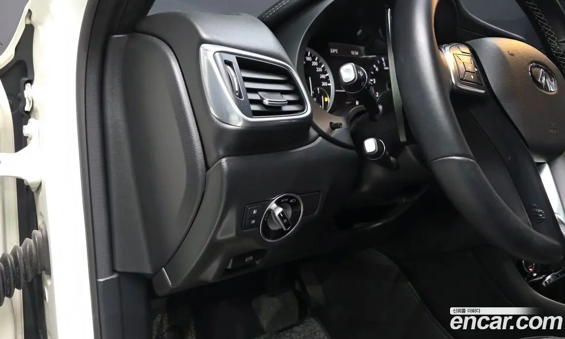 Infiniti Q30 2019 2.0 автомат (гидро), фото 19