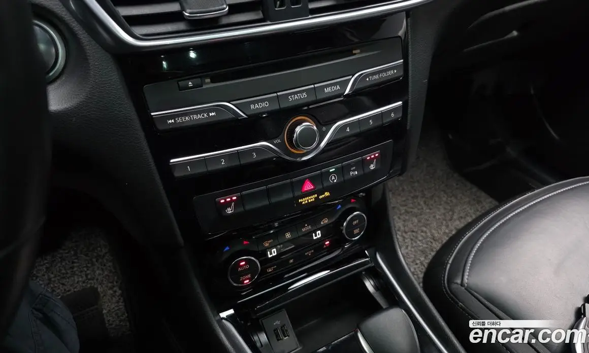 Infiniti Q30 2019 2.0 автомат (гидро), фото 23