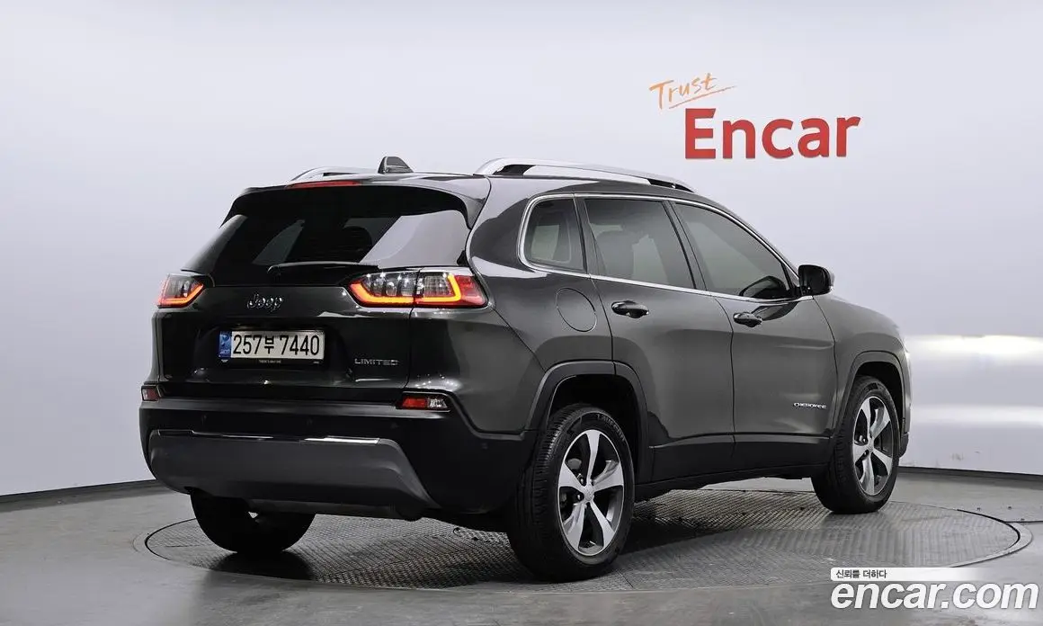 Jeep Cherokee 2021 2.4 автомат (гидро), фото 2 Jeep Cherokee 2021 2.4 автомат (гидро), фото 2