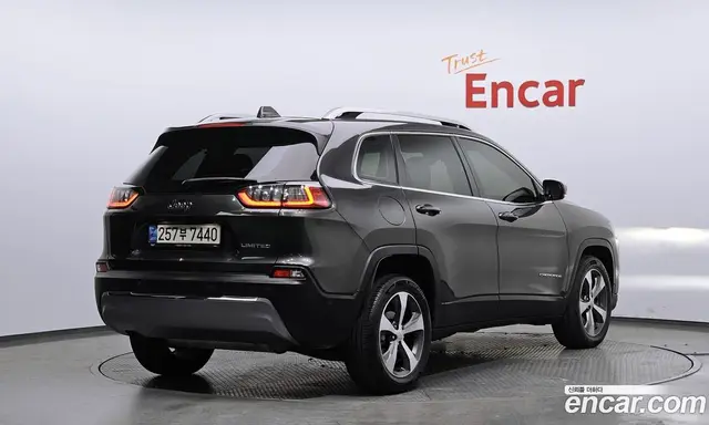 Jeep Cherokee 2021 2.4 автомат (гидро), миниатюра 2 Jeep Cherokee 2021 2.4 автомат (гидро), миниатюра 2