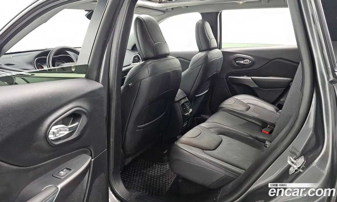 Jeep Cherokee 2021 2.4 автомат (гидро), фото 12 Jeep Cherokee 2021 2.4 автомат (гидро), фото 12