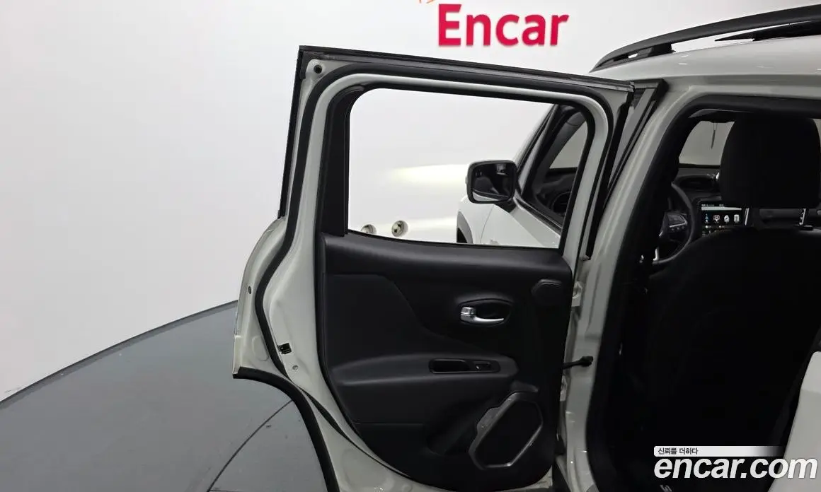 Jeep Renegade 2019 2.0 автомат (гидро), фото 15 Jeep Renegade 2019 2.0 автомат (гидро), фото 15