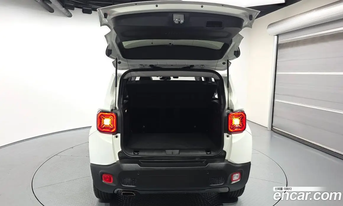 Jeep Renegade 2019 2.0 автомат (гидро), фото 26 Jeep Renegade 2019 2.0 автомат (гидро), фото 26