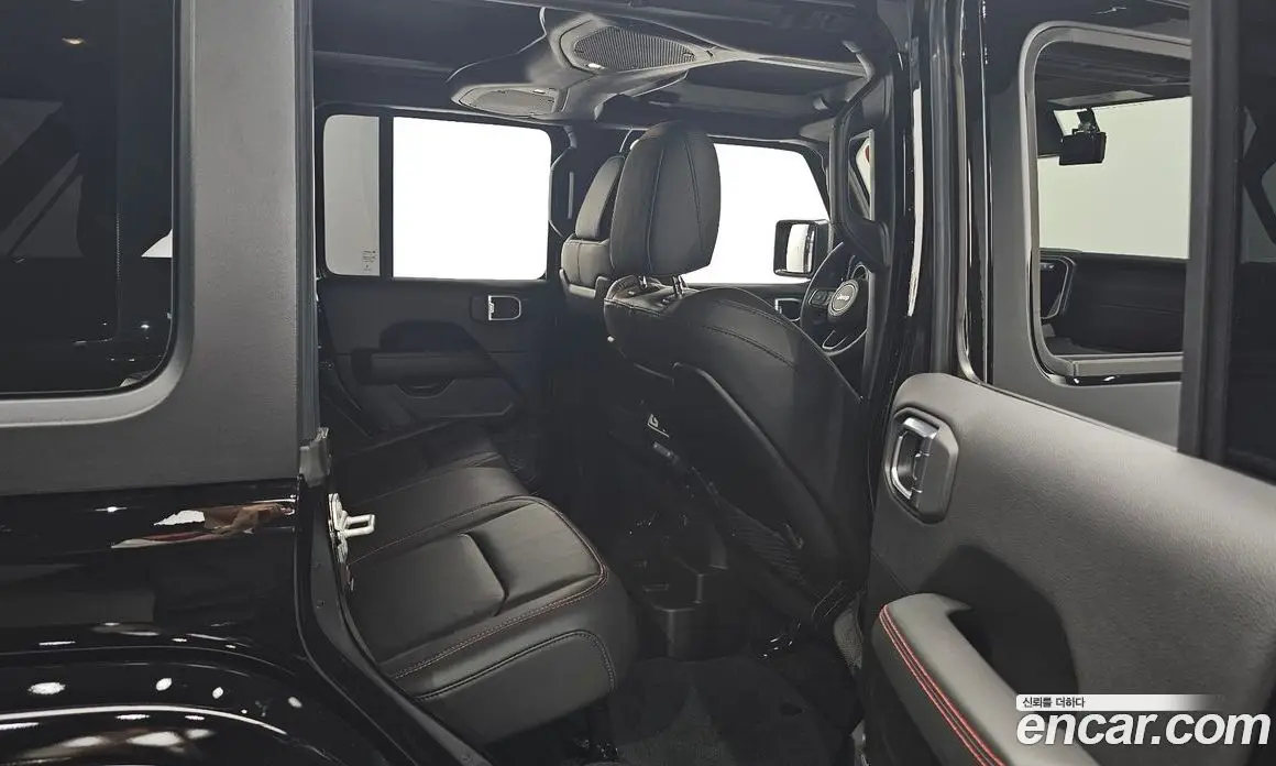 Jeep Wrangler 2025 2.0 автомат (гидро), фото 15 Jeep Wrangler 2025 2.0 автомат (гидро), фото 15