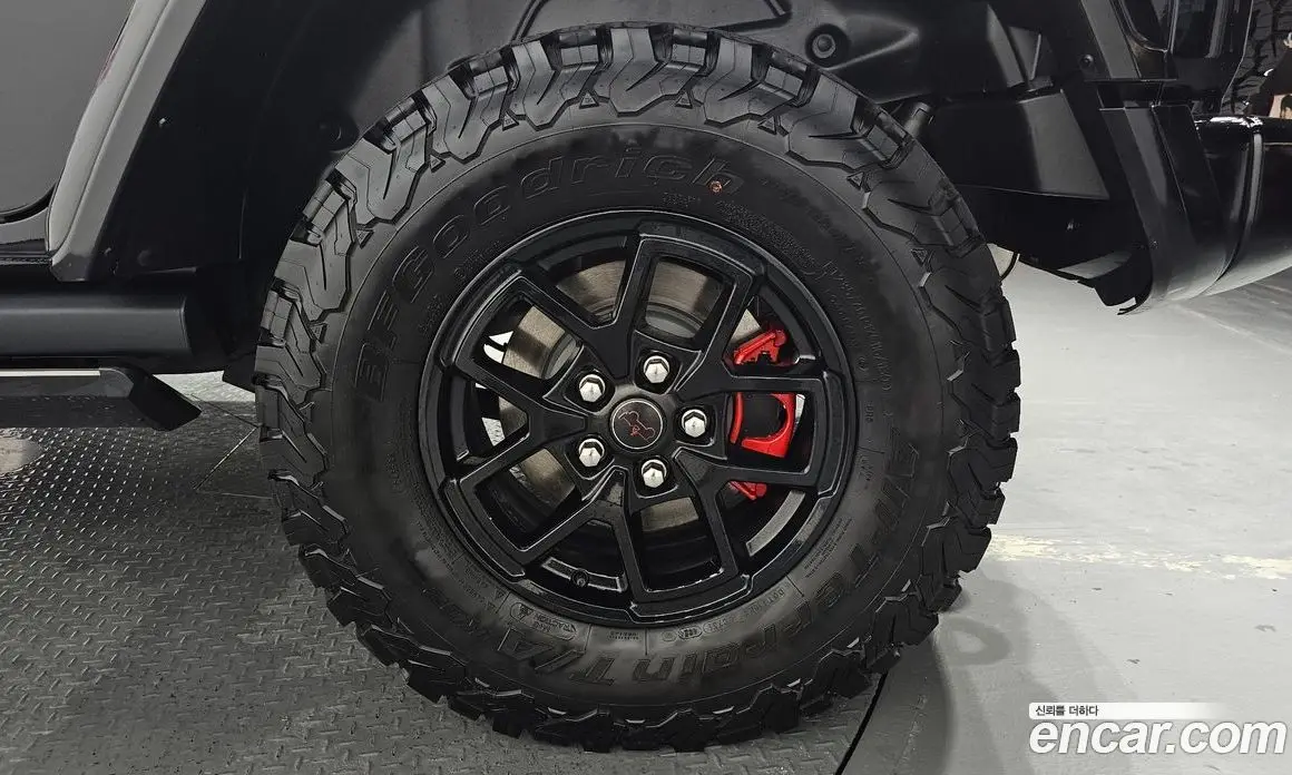 Jeep Wrangler 2025 2.0 автомат (гидро), фото 6 Jeep Wrangler 2025 2.0 автомат (гидро), фото 6
