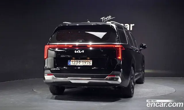 Kia Carnival 2024 2.2 автомат (гидро), миниатюра 3 Kia Carnival 2024 2.2 автомат (гидро), миниатюра 3