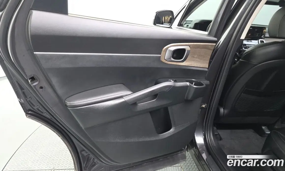 Kia Sorento 2023 2.5 автомат (гидро), фото 15 Kia Sorento 2023 2.5 автомат (гидро), фото 15