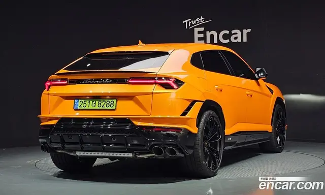 Lamborghini Urus 2024 4.0 автомат (гидро), миниатюра 2