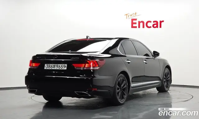 Lexus LS 2017 4.6 автомат (гидро), миниатюра 2 Lexus LS 2017 4.6 автомат (гидро), миниатюра 2