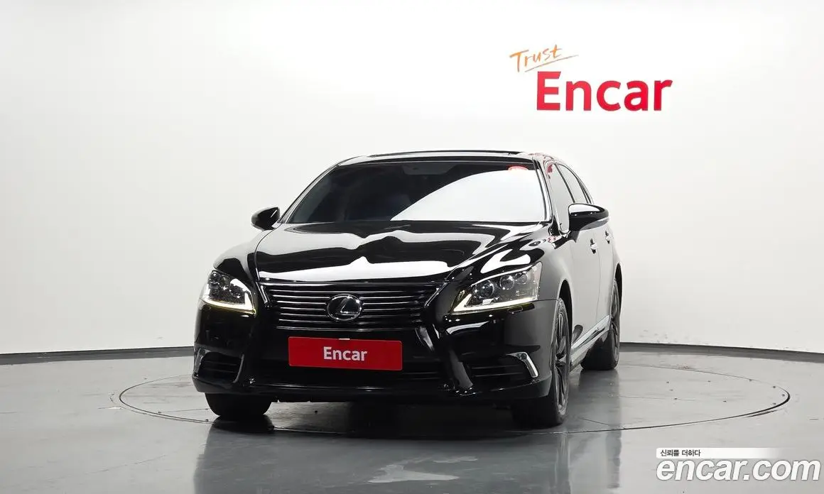 Lexus LS 2017 4.6 автомат (гидро), фото 3 Lexus LS 2017 4.6 автомат (гидро), фото 3