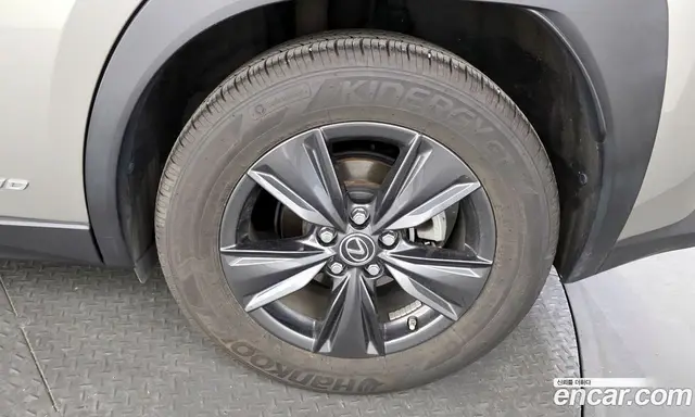 Lexus UX 2019 2.0 автомат (гидро), миниатюра 5 Lexus UX 2019 2.0 автомат (гидро), миниатюра 5