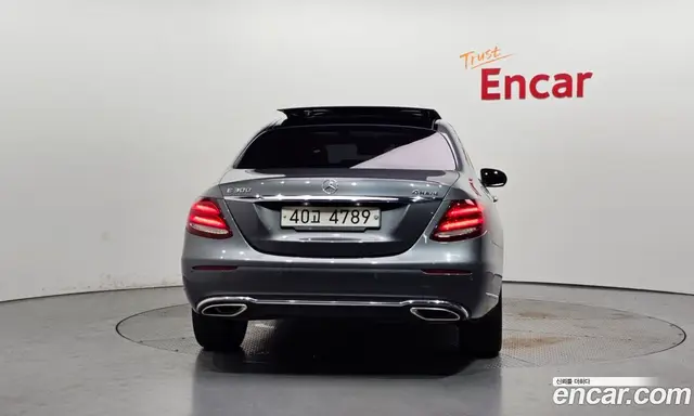 Mercedes-Benz E-Class 2019 2.0 автомат (гидро), миниатюра 4 Mercedes-Benz E-Class 2019 2.0 автомат (гидро), миниатюра 4