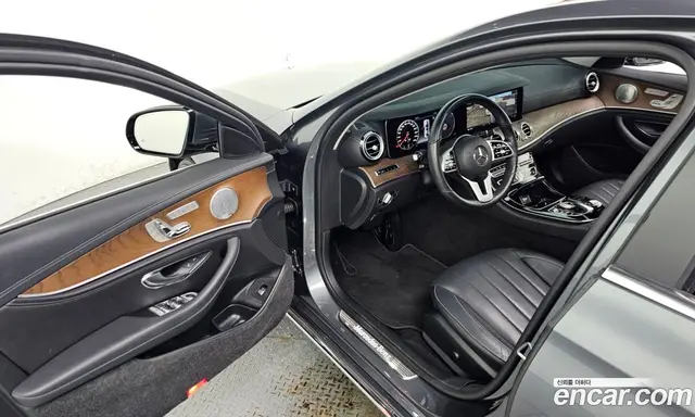 Mercedes-Benz E-Class 2019 2.0 автомат (гидро), миниатюра 10 Mercedes-Benz E-Class 2019 2.0 автомат (гидро), миниатюра 10
